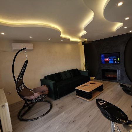 Brend New Luxurious Apartment In Downtown With Free Parking 노비사드 외부 사진