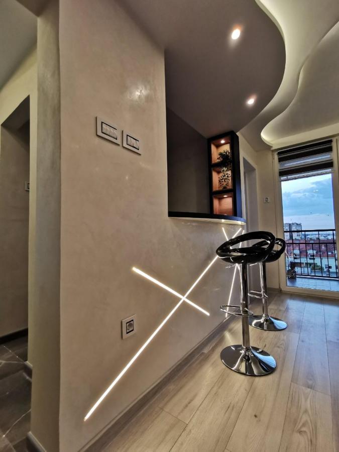 Brend New Luxurious Apartment In Downtown With Free Parking 노비사드 외부 사진