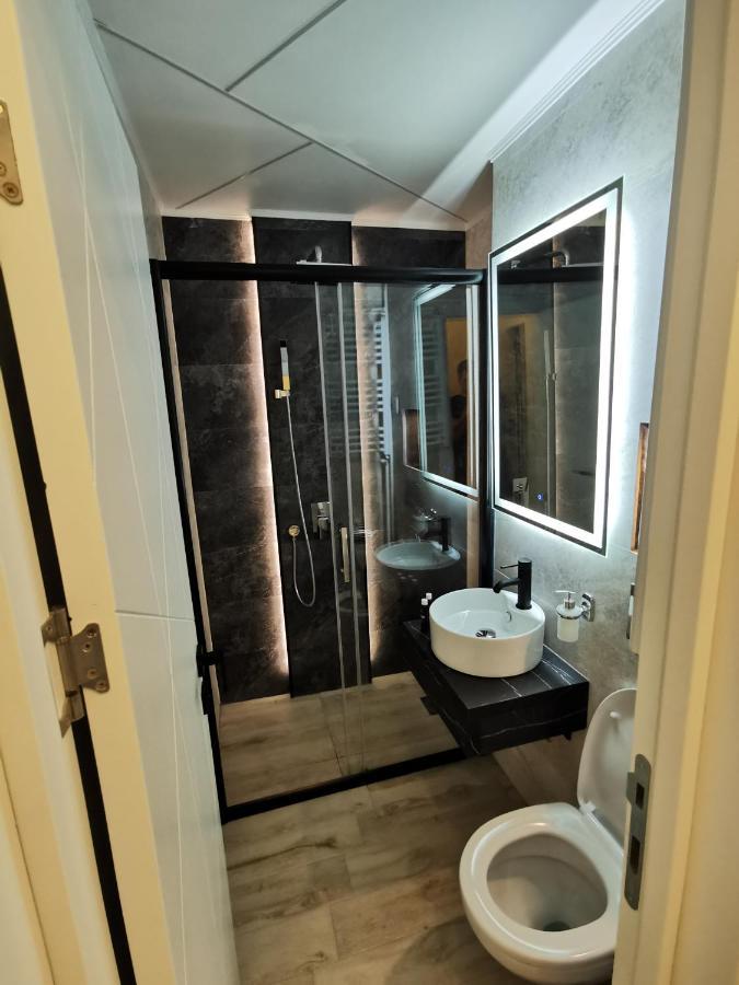 Brend New Luxurious Apartment In Downtown With Free Parking 노비사드 외부 사진